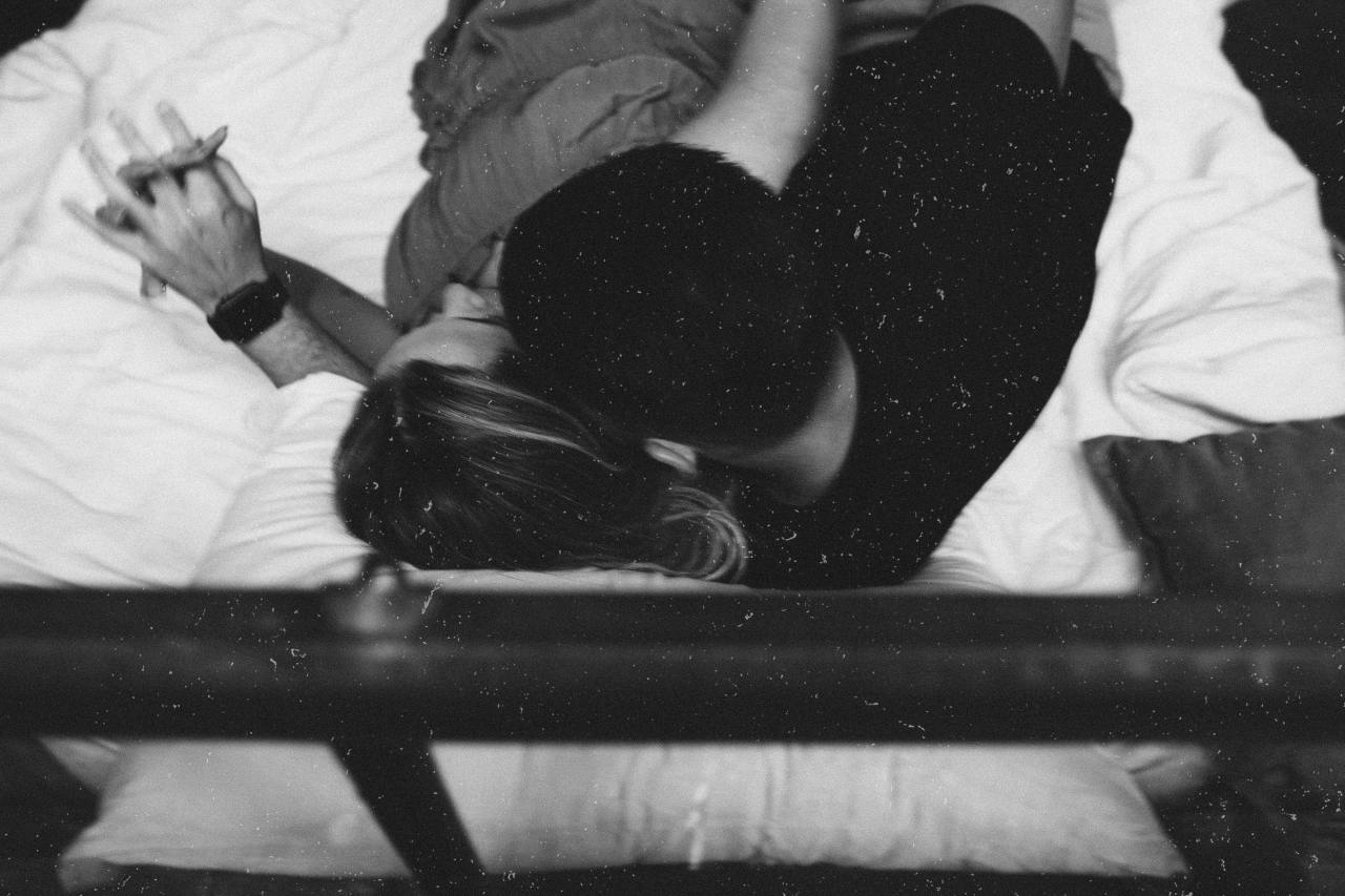 25 Cringeworthy Sex Moves That Girls Wish Guys Would Stop Doing
