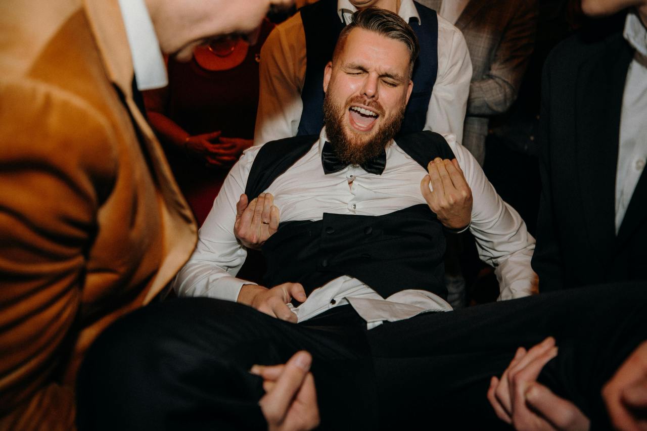 19 Witnesses Reveal Disgusting Behaviors Of Guests They’ve Seen At Weddings